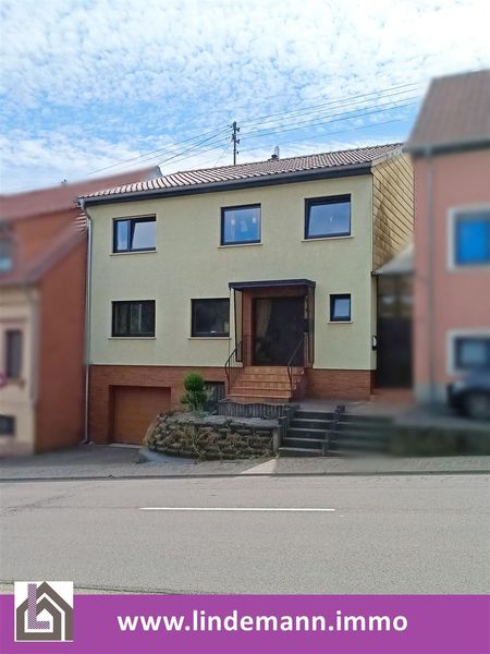 Gepflegtes Einfamilienhaus mit kleinem Garten